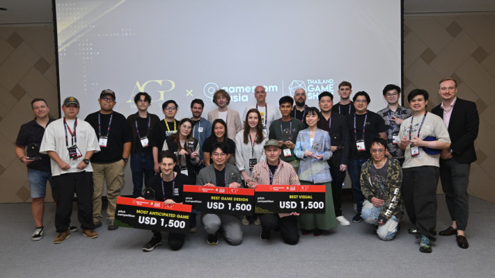 Pitch Competition winners and judges
